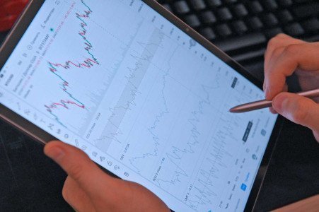 Может ли контрактник владеть ценными бумагами?